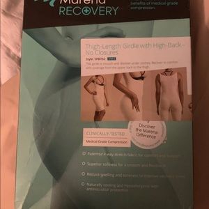 Marena XL pull on compression